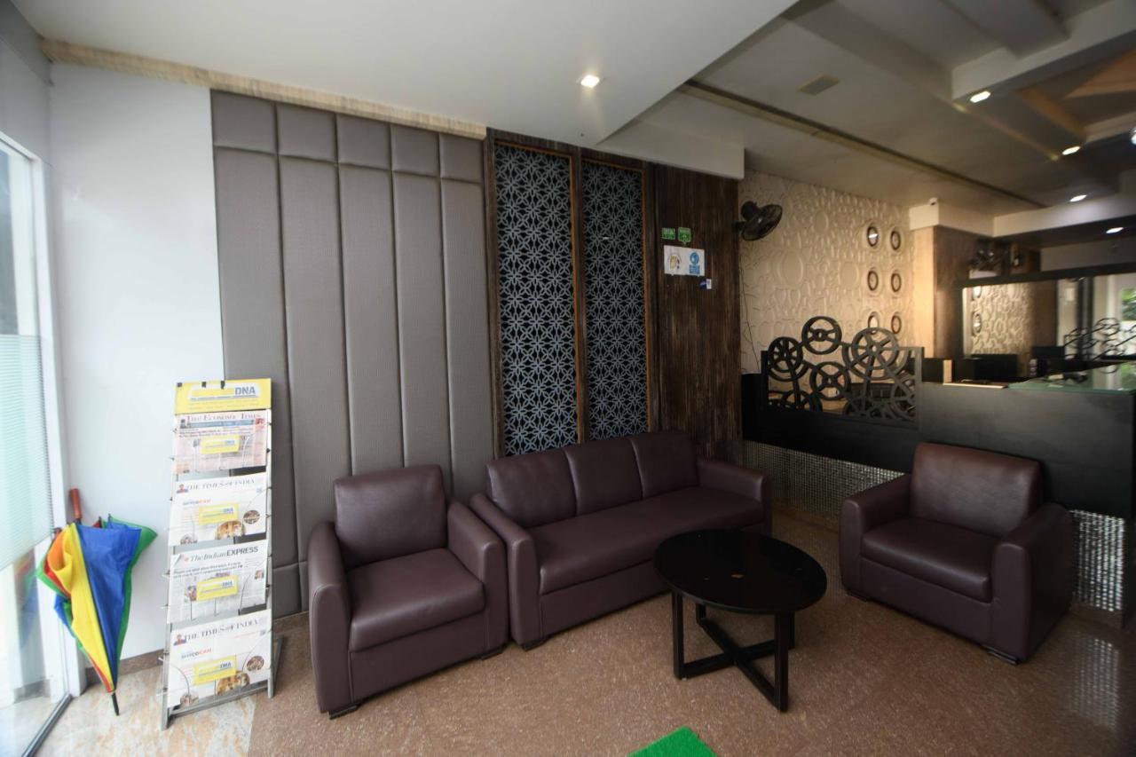 Hotel Nimantran à Navi Mumbai Extérieur photo