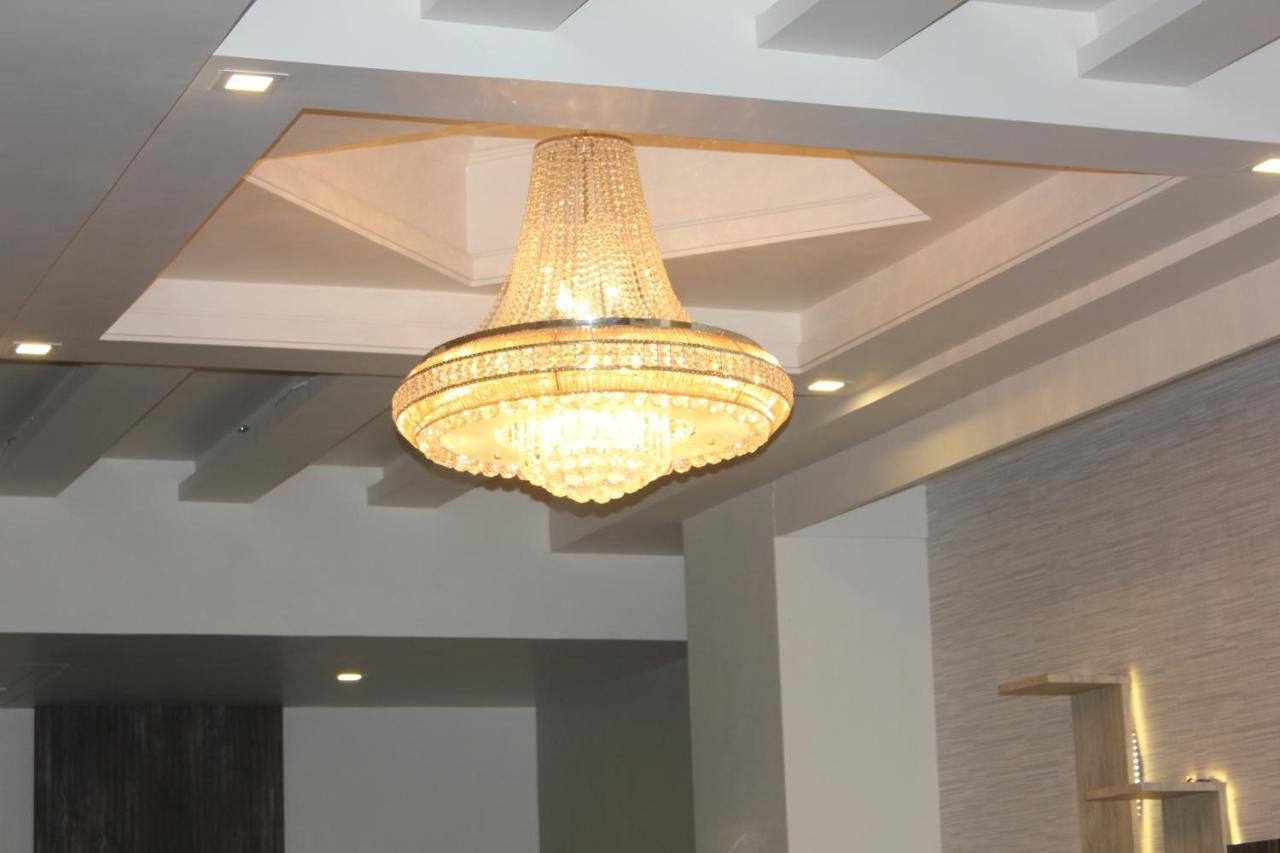 Hotel Nimantran à Navi Mumbai Extérieur photo