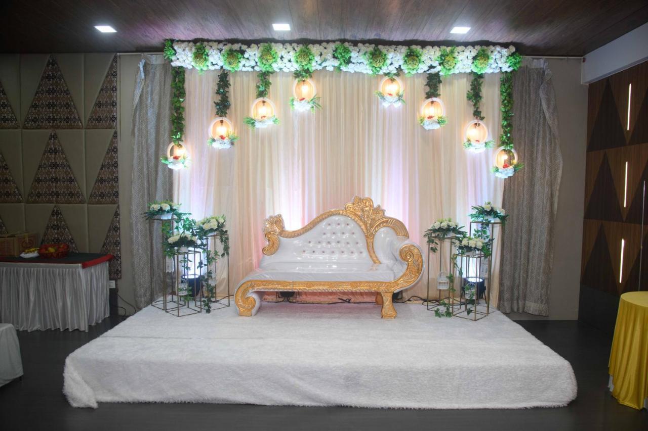 Hotel Nimantran à Navi Mumbai Extérieur photo